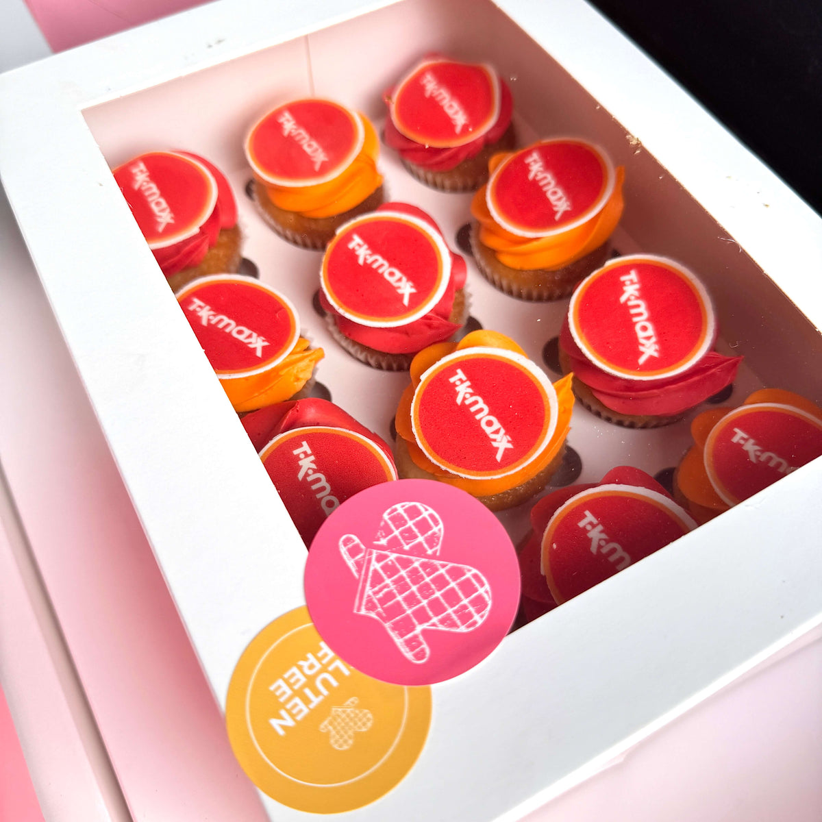 Gluten-free Cupcakes with Toppers