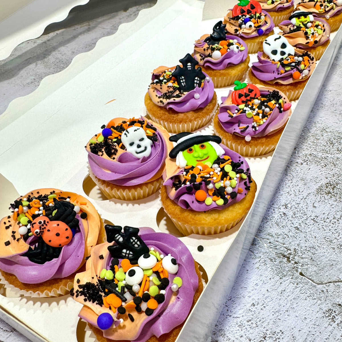 12 x Halloween Cupcakes