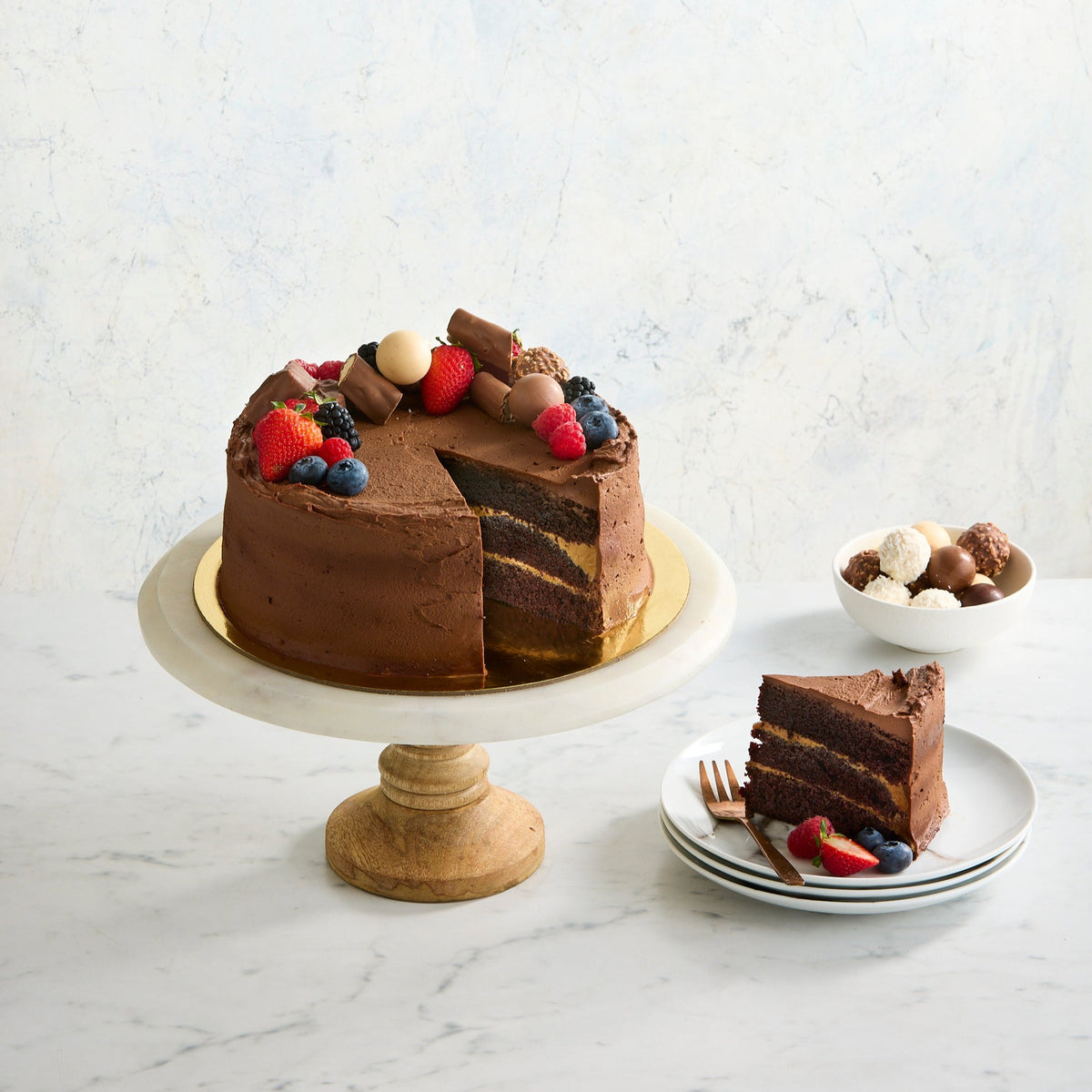 Scrumptious Chocolate Cake Sydney delivery